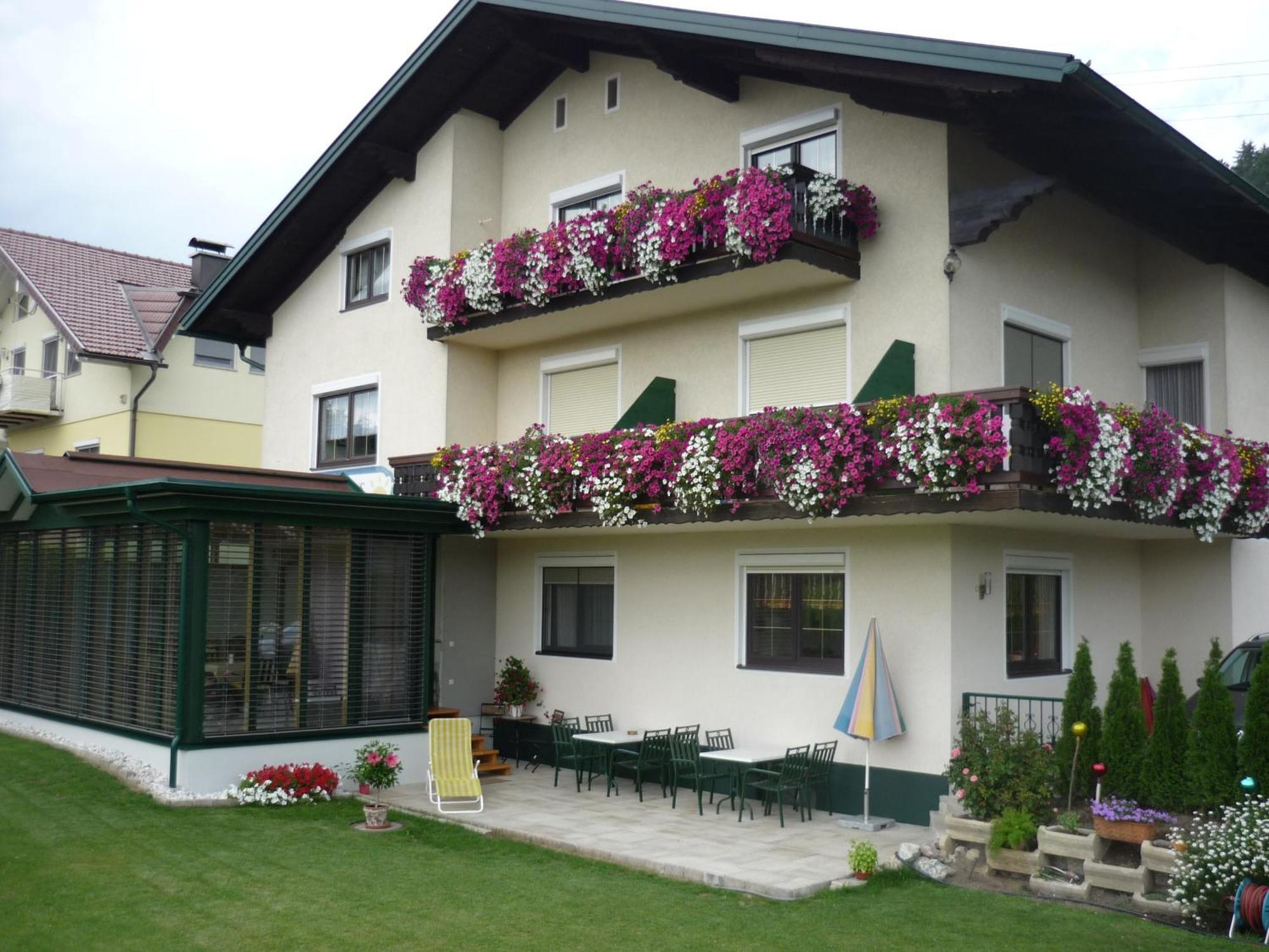 Landhaus Lassnig Мосбург Екстериор снимка
